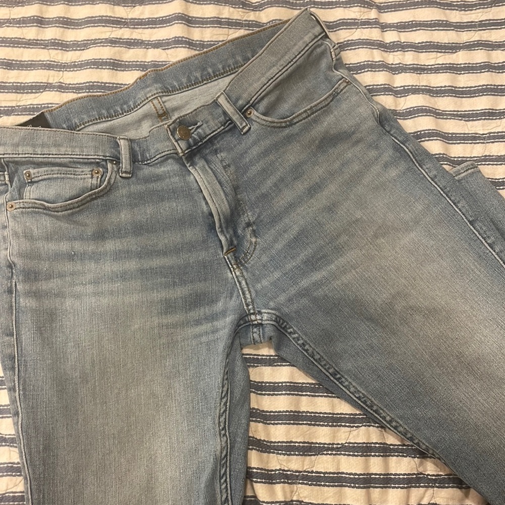 Abercrombie&Fitch AF Men’s Athletic Skinny Stretch Medium Wash Jean 32/30